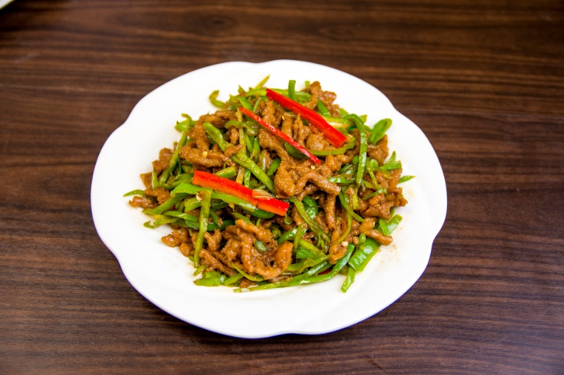 l17. shredded beef with cayenne pepper 小椒牛肉丝 <img title='Spicy & Hot' align='absmiddle' src='/css/spicy.png' />
